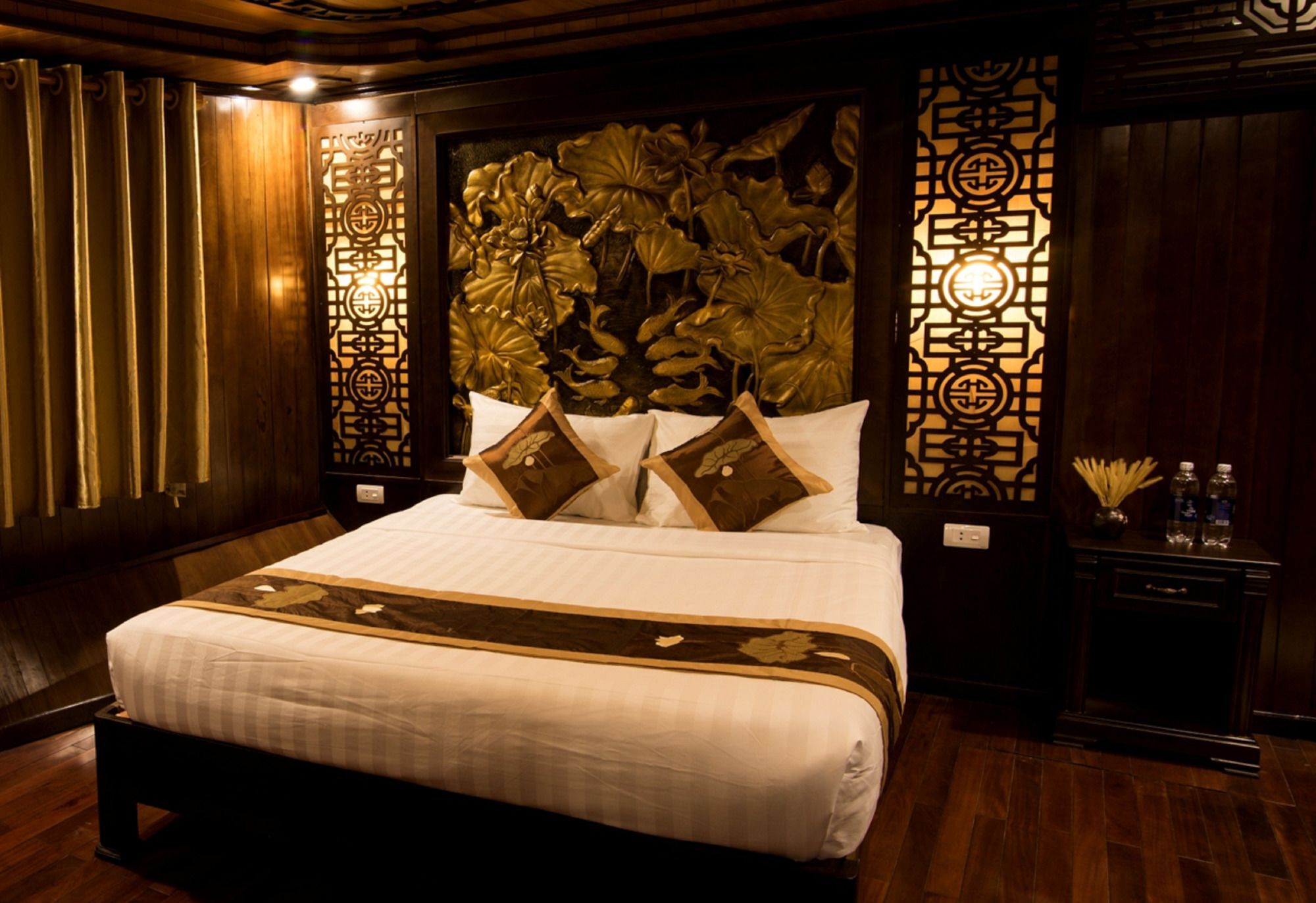 Renea Cruises Halong Hotel Ha Long Exterior photo